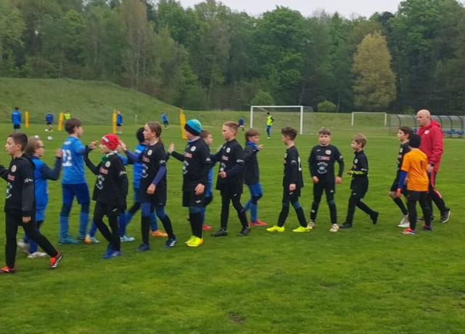 F2: ŁTS Łabędy – Naprzód