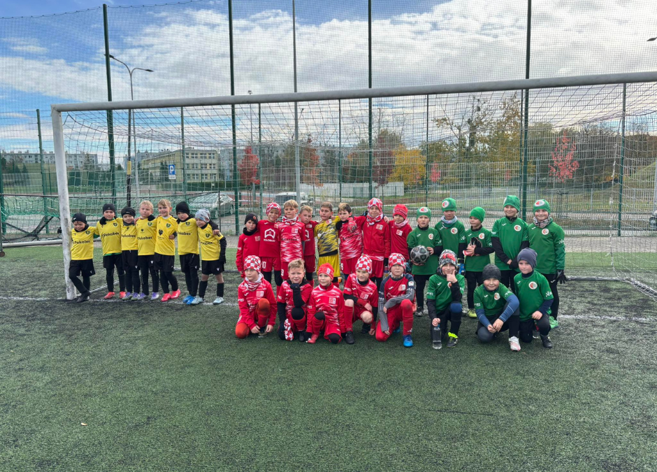 F2: APN Knurów – Naprzód