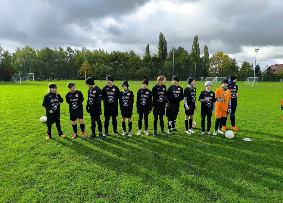 E1: Fundacja Espanola II – Naprzód